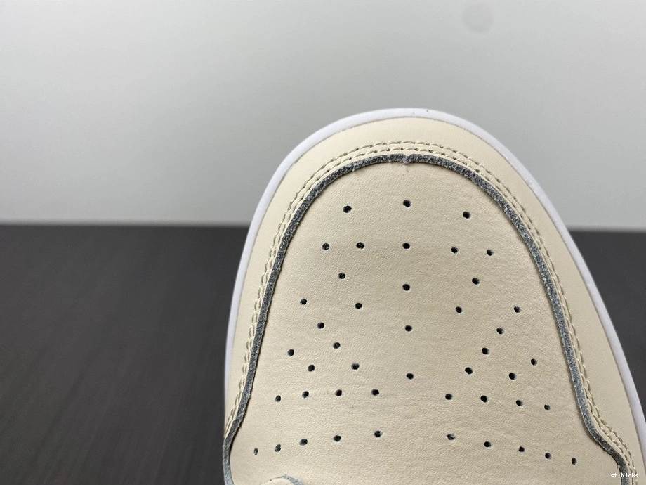 - Fleece (GS) Mid DO2207-264 Jordan White 1 Pearl 0105